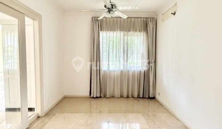 House With Huge Backyard Private Pool In Pejaten Compound Ajh05067 2