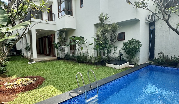 Bright house 5 BR in Kemang compound with pool & garden AJH04141 Bright house 5 BR in Kemang compound with pool & garden AJH04141