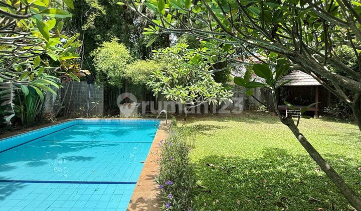 Homy 1 Storey House 4 bedrooms with big garden and pool AJH04191