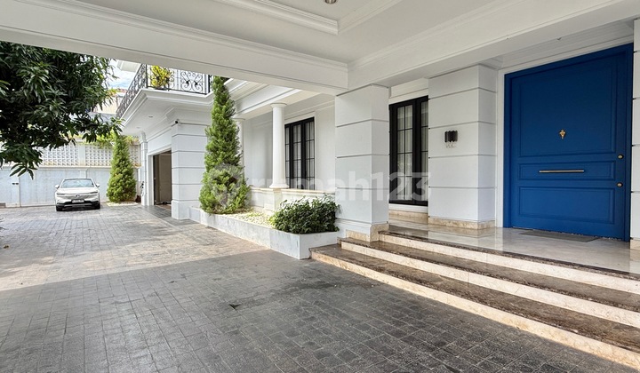 Luxury Classic House in Pejaten Fully Furnished AJH05072