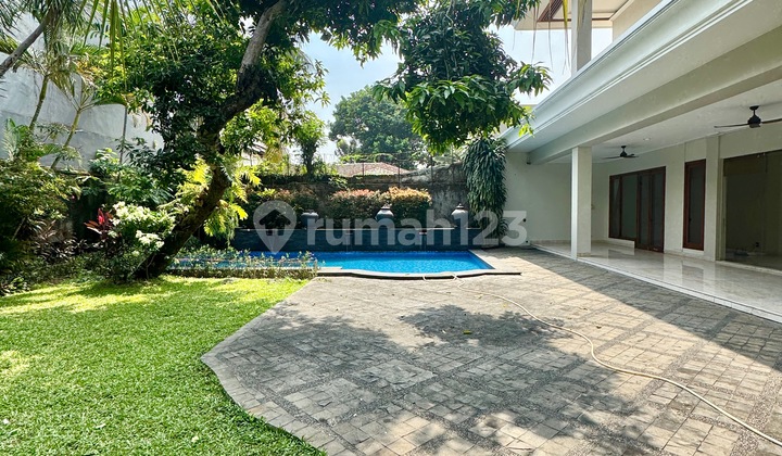 Stand Alone House 5 BR with private pool and bug garden AJH04145 Stand Alone House 5 BR with private pool and bug garden AJH04145