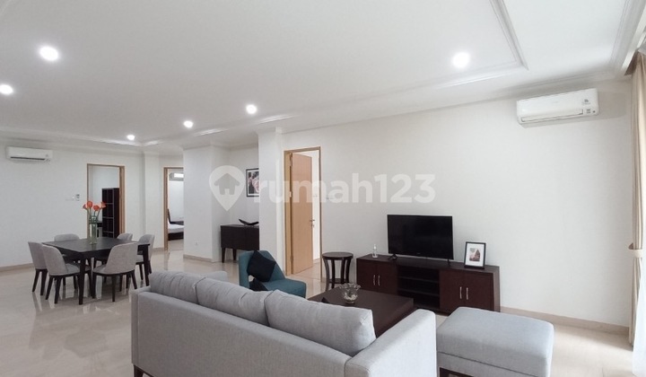 3 Bedroom unit apartment with large garden AJH00005