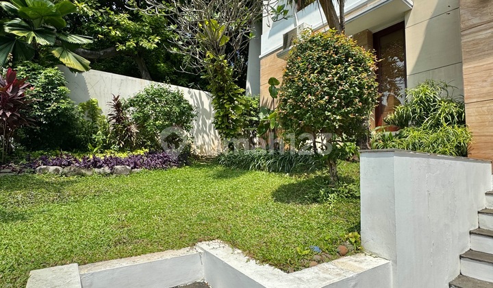 Minimalist House 4 Bedroom with Private Pool and Garden AJH04150