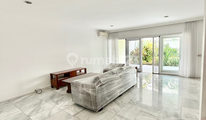 Simple minimalis house in pondok indah compound AJH06286 2