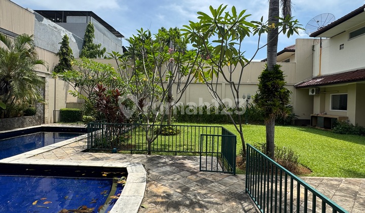 Pejaten compound 5 minutes away from AIS pejaten AJH05064 2