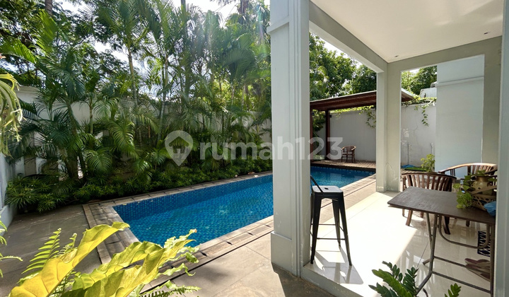 Three Bedrooms House In Compound Ajh04252