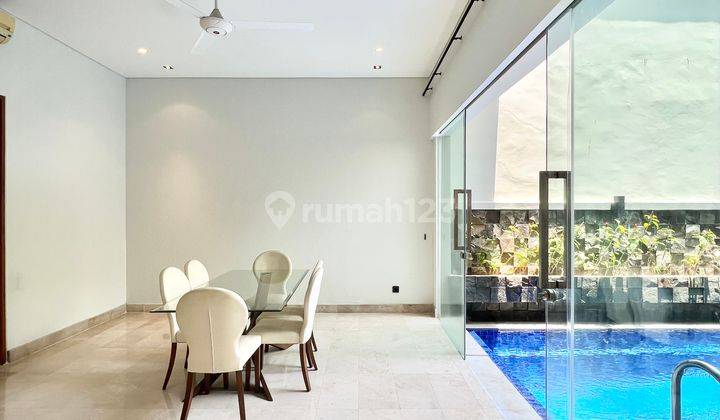 Minimalis Modern Dengan Kolam Renang Taman Dlm Cluster Ajh04039 2