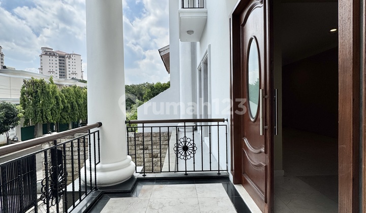 Terang rumah klasik 5 kamar tidur dengan Kolam Renang Pribadi AJH06214