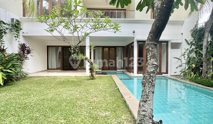 Minimalist House 4 BR With Pool In Kemang Compound Ajh04126