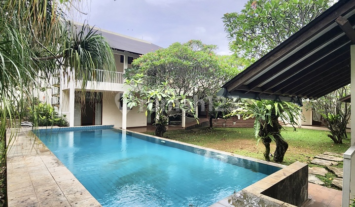 Tropical House with big yard and private pool in compound cofir