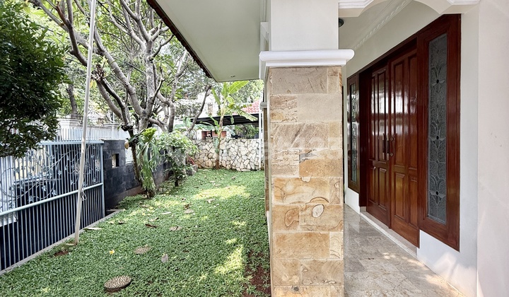 Rumah Klasik Bagus Furnished di cipete Utara 