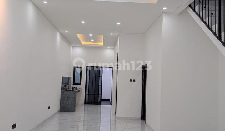Rumah Baru . Nyaman . Siap Huni di Blok J Cinrre 2