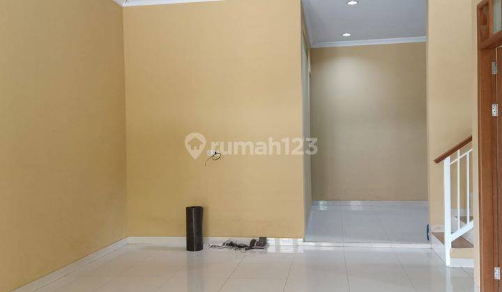Rumah sewa di Perumahan Taman Kota Blok D Bekasi 2 Lantai Bagus 6