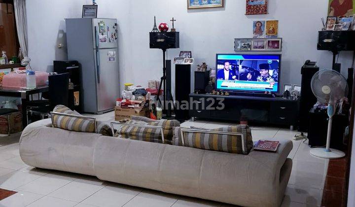 Rumah di Kemang Pratama 3 Bekasi 2 Lantai SHM Bagus Timur 3