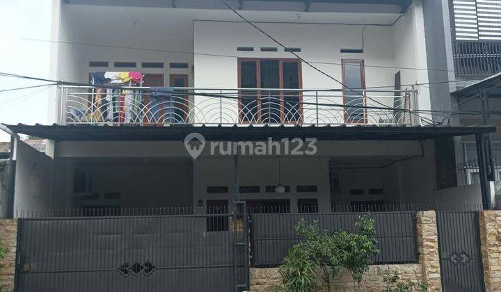 Rumah di Jalan Gurame Kayuringin Jaya Bekasi SHM 2 Lantai Bagus 1