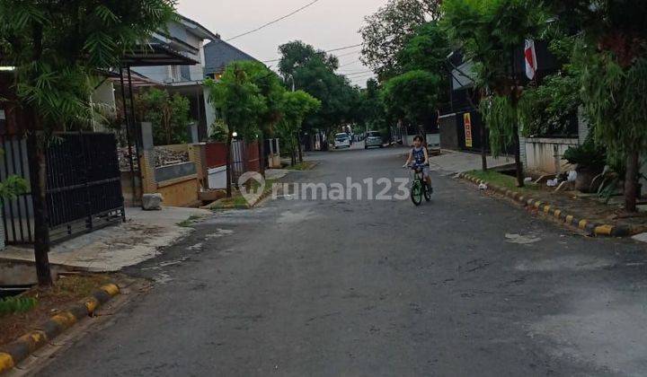 Rumah di Kemang Pratama Golf  Bekasi SHM 2 Lantai Bagus 2