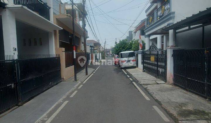 Rumah Minimalis di Taman Malaka Selatan Pondok Kelapa Jakarta SHM 2