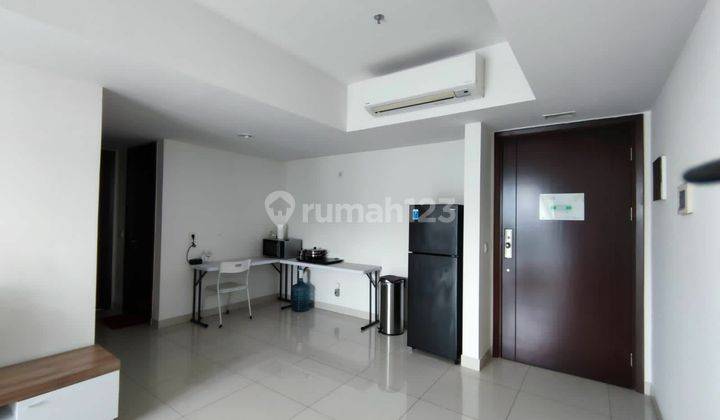 Apartemen 2 BR di The Kensington Royal Suites Semi Furnished 2