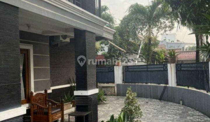 Rumah hoek minimalis di Jatibening Estate Bekasi SHM 2 Lantai 2