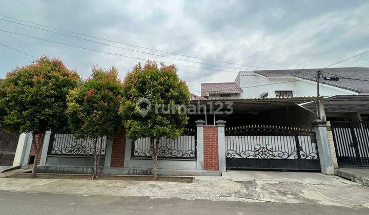 Rumah asri di Komplek PTB Duren Sawit Jakarta SHM 1