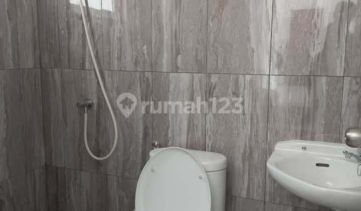 Disewakan Rumah Baru Grees Paramount Village Simongan Semarang 18