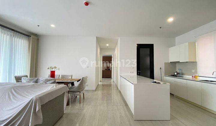 Disewa Apartement Lloyd 2 BR Semi Furnished 2