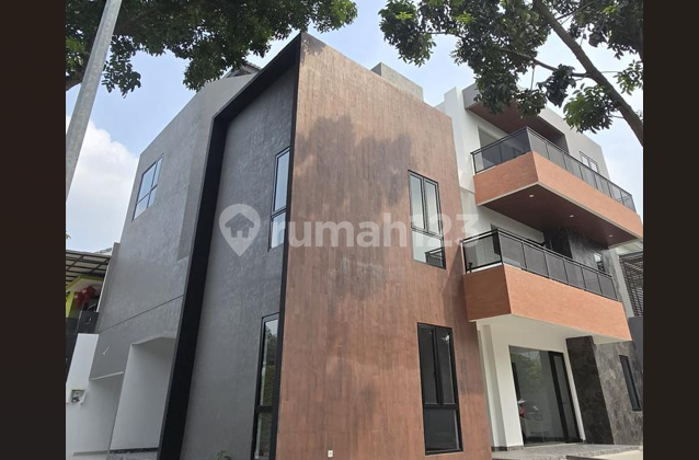 DIJUAL RUMAH MEWAH ADA LIFT 3 LANTAI PALMYRA ALAM SUTERA DIJUAL RUMAH MEWAH ADA LIFT 3 LANTAI PALMYRA ALAM SUTERA