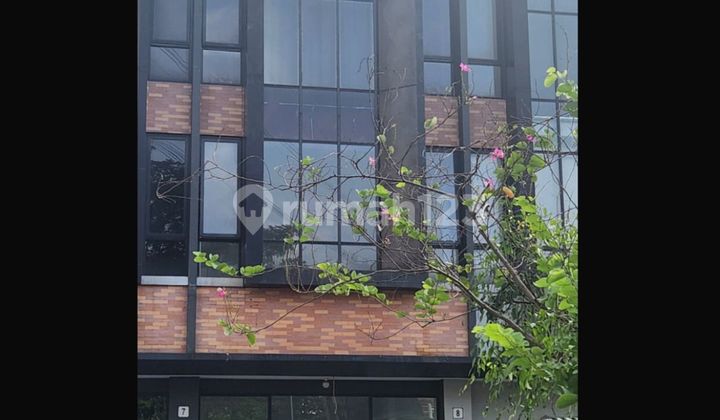 Dijual Ruko Langka Victorialane Hadap Jalan Boulevard