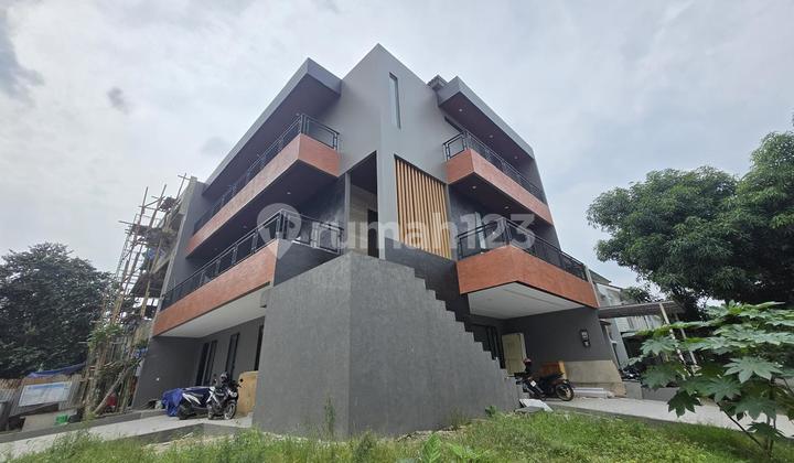DIJUAL RUMAH MEWAH VIEW KOLAM RENANG FERONIA ALAM SUTERA DIJUAL RUMAH MEWAH VIEW KOLAM RENANG FERONIA ALAM SUTERA