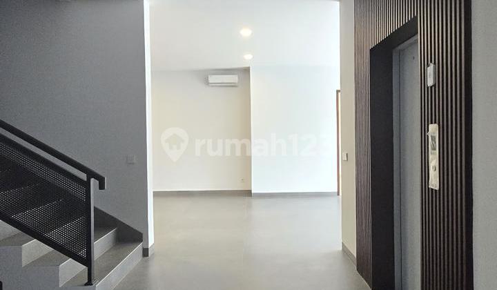 FOR SALE 3-STORY LUXURY HOUSE WITH LIFT AT PALMYRA ALAM SUTERA 2
