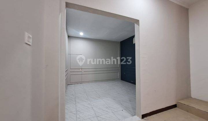 DISEWAKAN RUKO 3 LANTAI MEDRISIO LOKASI STRATEGIS  2