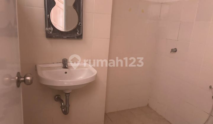 DISEWA RUKO STRATEGIS 3 LANTAI MURAH 015 2
