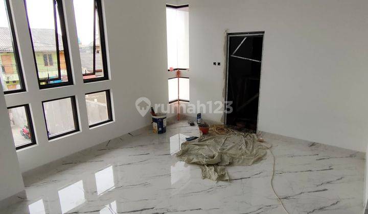 Rumah baru 2 lantai di jatiwaringin dekat tol 7