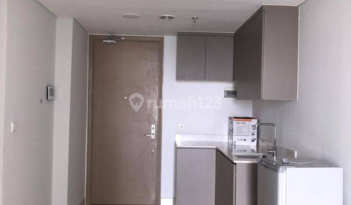 Apartment Gold Coast 2 Kamar Tidur, Semi Furnished 1