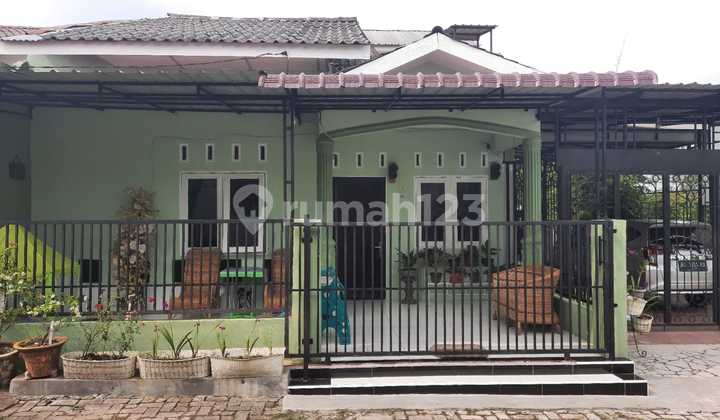 Rumah Komplek Luas Lebar di Medan Johor  1