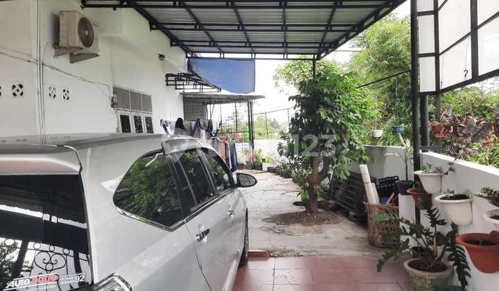 Rumah Komplek Luas Lebar di Medan Johor  6