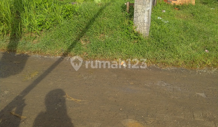 Rumah Komplek Luas Lebar di Medan Johor  8