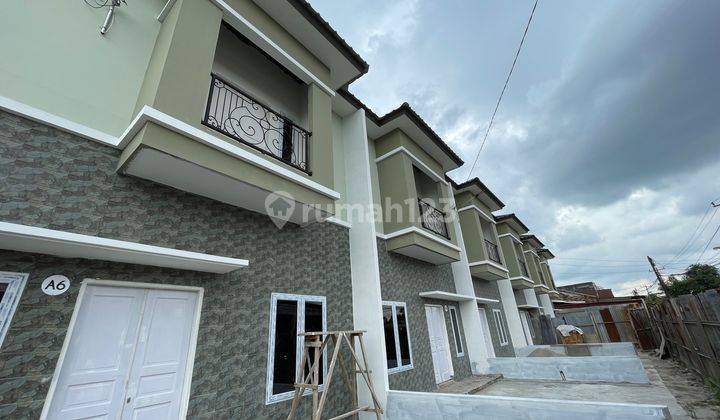 Rumah Cantik 2 Lantai Pinggir Jalan Bisa Sekalian Buka Usaha