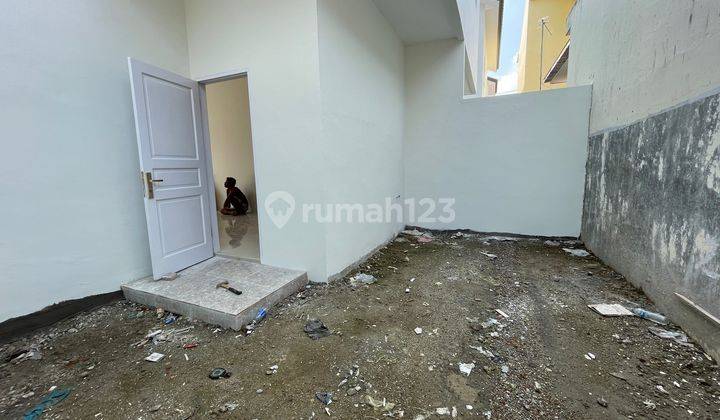 Rumah Cantik 2 Lantai Pinggir Jalan Bisa Sekalian Buka Usaha