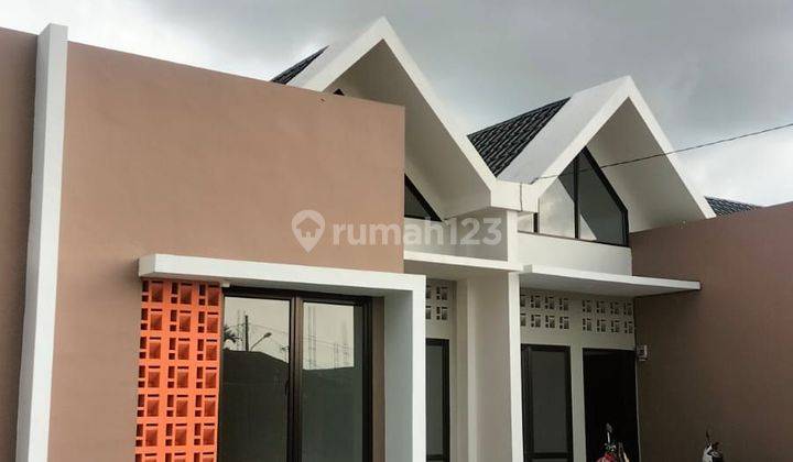 Puri Nabawi Rumah Cantik dekat Stadion Teladan  2