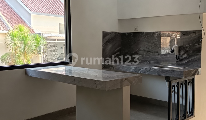 Rumah Split Level Di Rungkut 