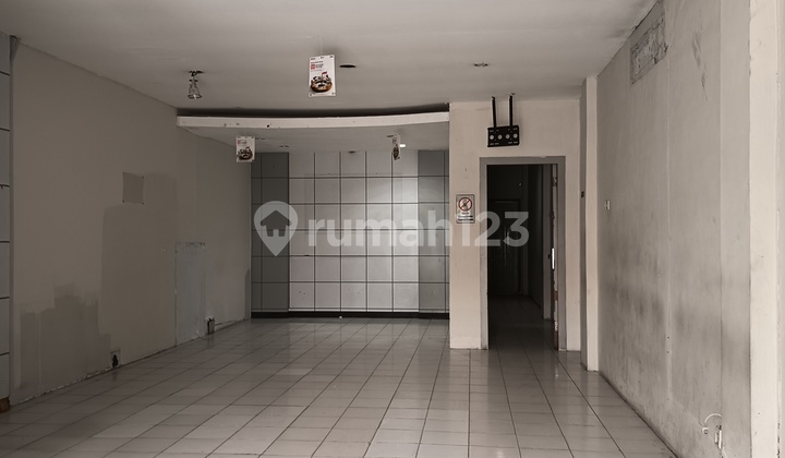 PRICE DROP 3-story shop house in Kapas Krampung, Central Surabaya