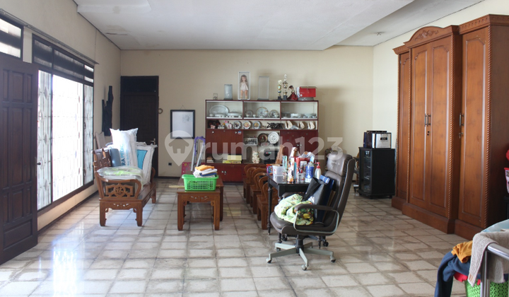 Cheap For Sale Well-Maintained Old House in Raya Kenjeran 2