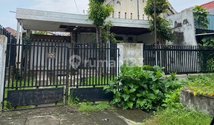 Rumah Jadul Tengah Kota