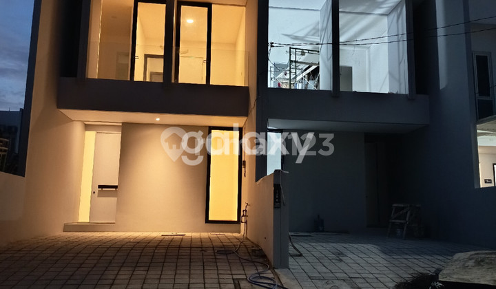 Baru Gress Rumah Dian Istana Graha Family Wiyung Baru Gress Rumah Dian Istana Graha Family Wiyung