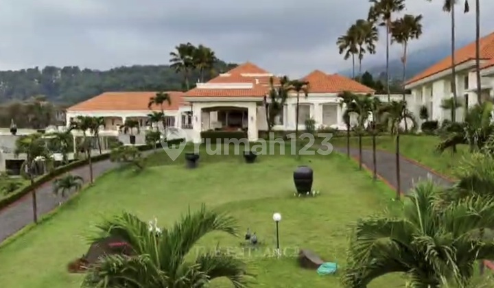 Luxury Villa Prigen Pasuruan Trawas Ready to Occupy Fully Furnished. Luxury Villa Prigen Pasuruan Trawas Ready to Occupy Fully Furnished.