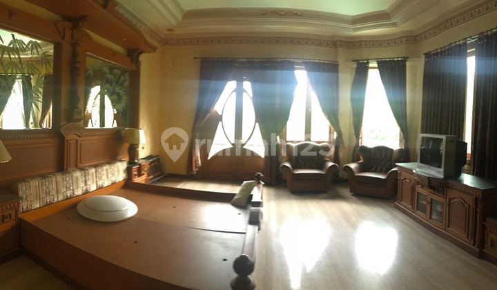 Rumah Mewah Elite Golf View Dan.kolam.renang Graha Family Ssurabaya Barat Rumah Mewah Elite Golf View Dan.kolam.renang Graha Family Ssurabaya Barat