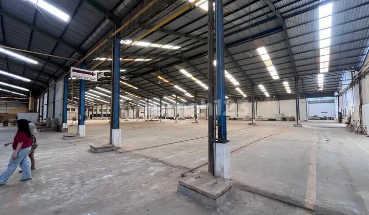 3 Warehouses on 1 Large Cerme.gresik Land.