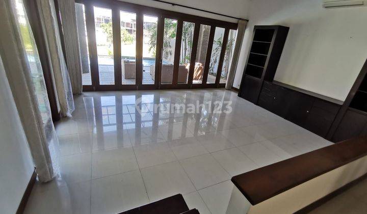 Sewa Rumah Ekspat Pool Dan Golf View Graha Family  2