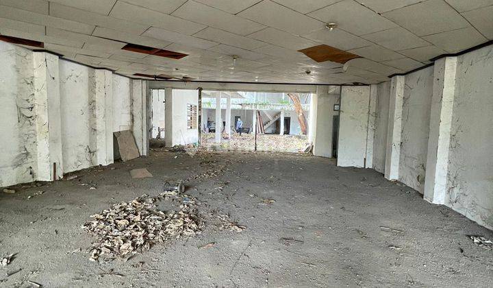 Rumah komersial di Raya anjasmoro surabaya pusat butuh renovasi  1